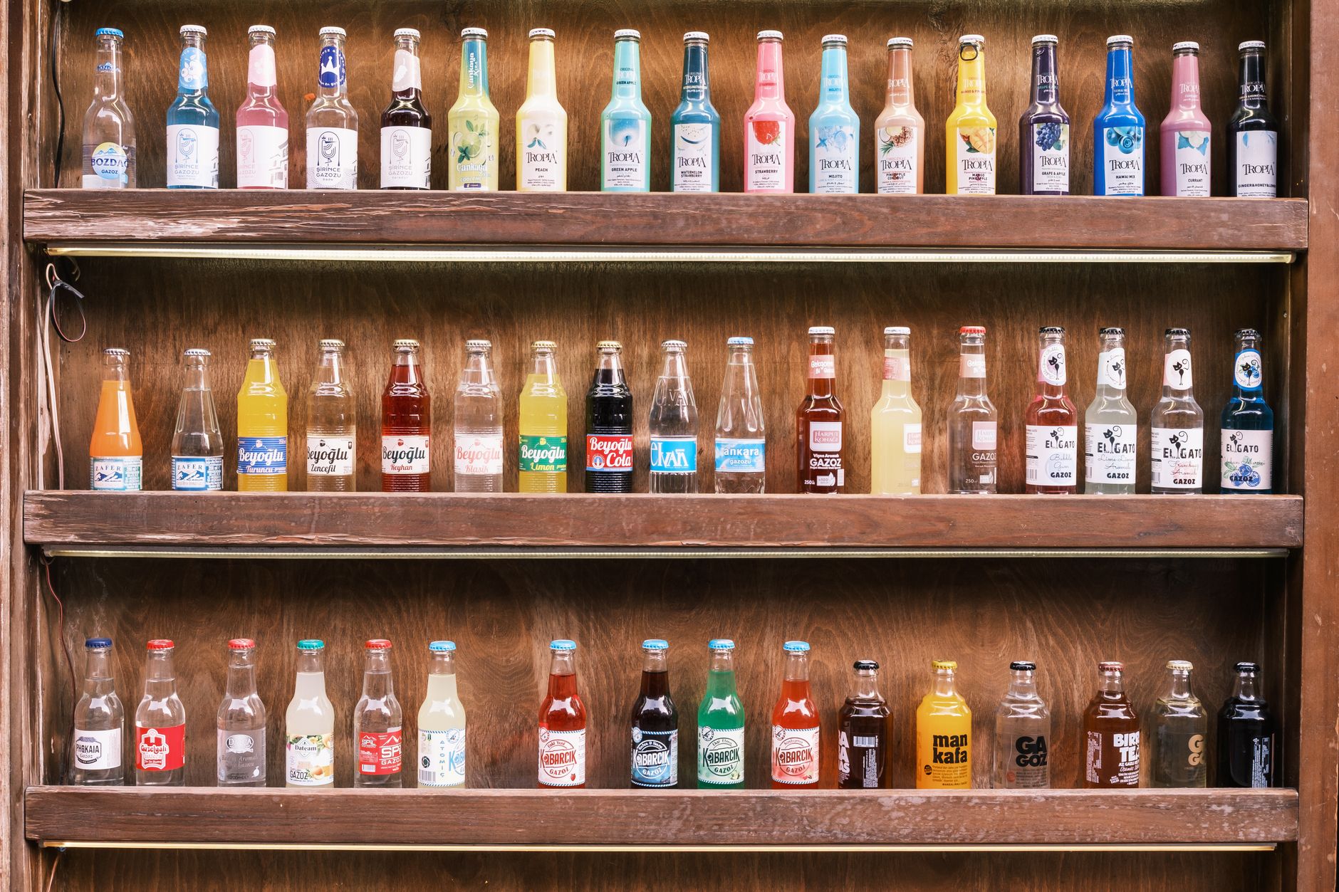 Bouteilles de kombucha bio artisanal à acheter en magasin